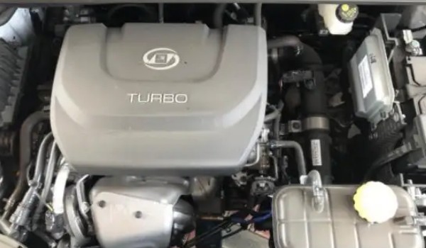 七座商務車10萬以內 五菱佳辰售價6萬(搭載1.5T發動機)