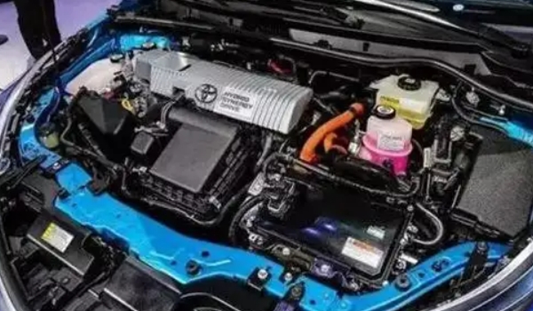 增程式混動和插電式混動的區別，主要區別是動力的驅動方式