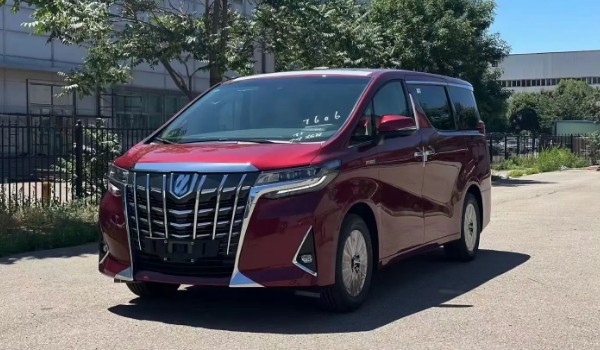 豐田埃爾法的發(fā)動機(jī)怎么樣 動力十分充沛(采用2.5L發(fā)動機(jī))