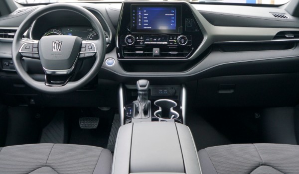 豐田皇冠陸放的油耗是多少 百公里油耗實測6L(一公里5毛錢)