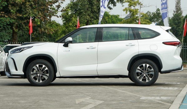 豐田皇冠陸放的油耗是多少 百公里油耗實測6L(一公里5毛錢)