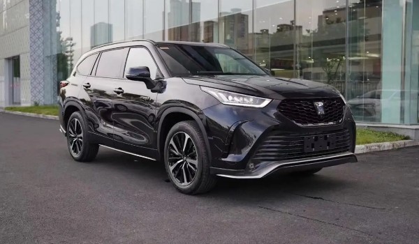 豐田皇冠陸放是什么變速箱 E-CVT變速箱(每6萬公里保養一次)