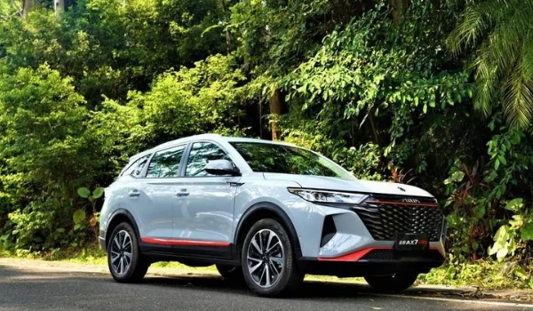 東風風神ax7多少錢一輛，最新2022款報價9萬起