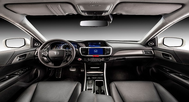 雅閣混動版和燃油版哪個好，燃油保值率都是關鍵