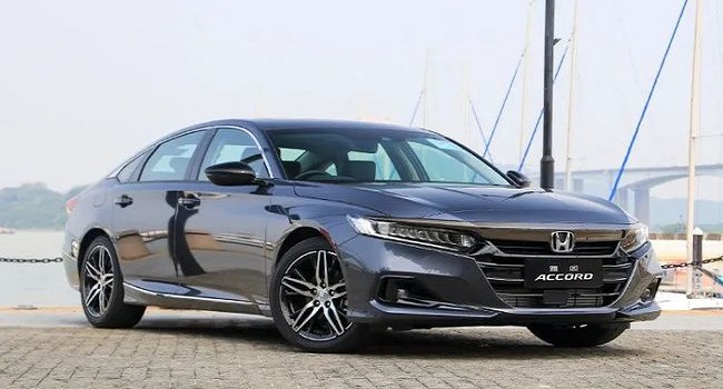 雅閣混動版和燃油版哪個好，燃油保值率都是關鍵