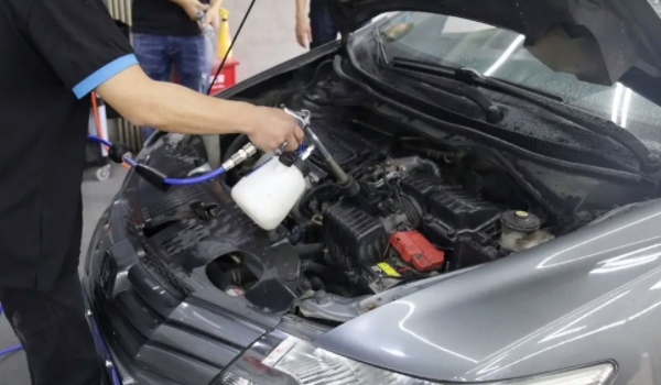 汽車(chē)美容培訓(xùn)需要多久學(xué)費(fèi)多少 6個(gè)月左右的時(shí)間費(fèi)用在2-3萬(wàn)元