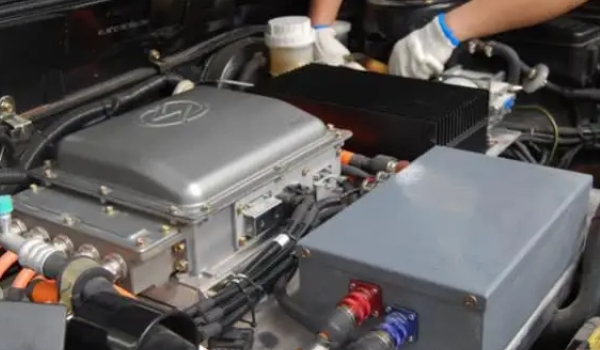 比亞迪換電池多少錢，差不多6萬元左右