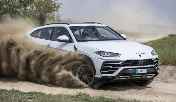 蘭博基尼車價(jià)多少錢 Huracan售價(jià)390萬(wàn)元(Urus售價(jià)294萬(wàn))