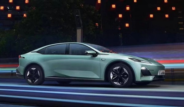 長安深藍SL03增程版解析 增程版續航可達1200km