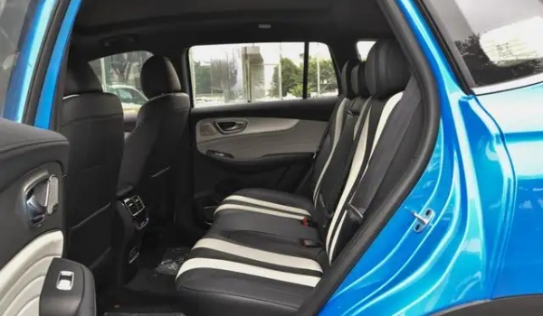 榮威rx5max怎么樣，動力家用充沛（百公里綜合油耗7L起）