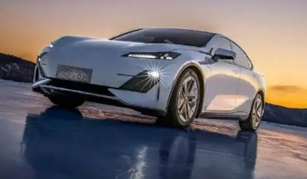 長安深藍(lán)sl03最新消息,上市后廠商報價16萬起