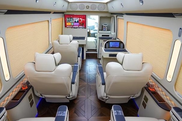 豐田考斯特9座商務車多少錢,市場報價90萬起(裸車最高優惠12萬)