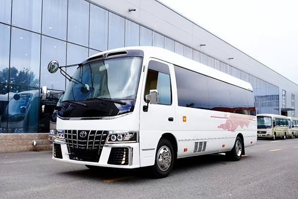 豐田考斯特9座商務車多少錢,市場報價90萬起(裸車最高優惠12萬)