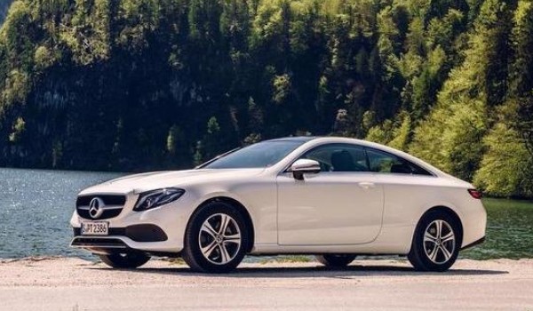 奔馳e雙門(mén)轎跑coupe價(jià)格 新車(chē)售價(jià)44萬(wàn)(分期首付13萬(wàn)元)