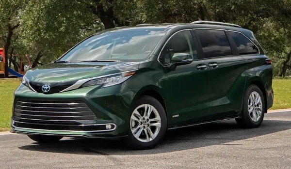 豐田商務(wù)車七座塞納價(jià)格,在售2021款報(bào)價(jià)30萬(wàn)起