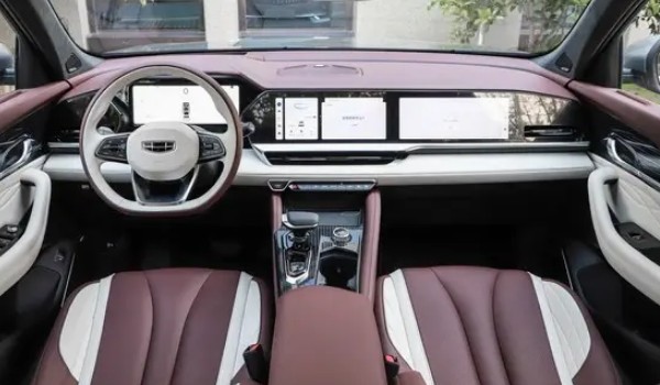 吉利星越L真實車主口碑 車身長達4.7米(搭載1.5T發動機)