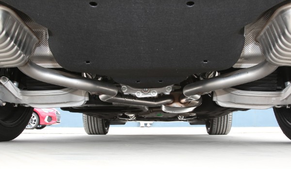 林肯飛行家的參數(shù)配置 搭載3.0T發(fā)動(dòng)機(jī)(車身長(zhǎng)達(dá)5米)