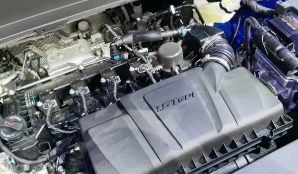 思皓x8百公里油耗多少,綜合百公里油耗8.1L