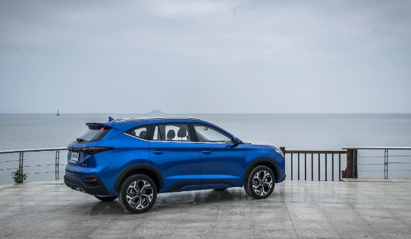 思皓x8百公里油耗多少,綜合百公里油耗8.1L