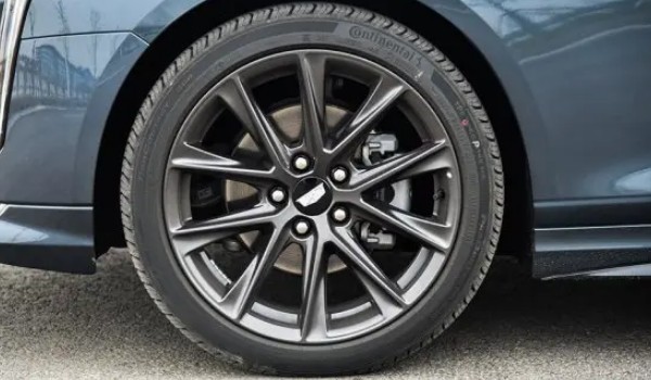 凱迪拉克ct4是防爆胎嗎 是防爆輪胎(壽命長胎壁厚實)