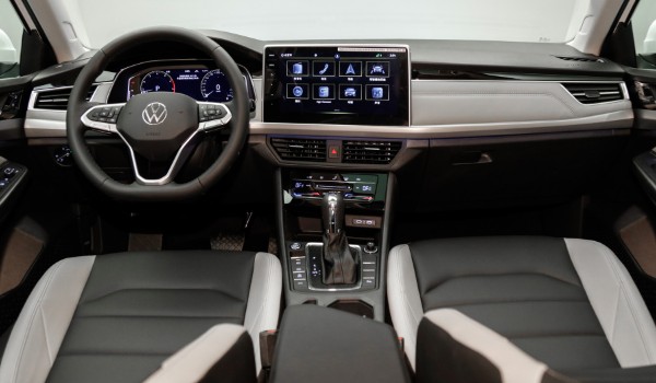 寶來車怎么樣 車身長達(dá)4.6米(搭載1.4T發(fā)動(dòng)機(jī))