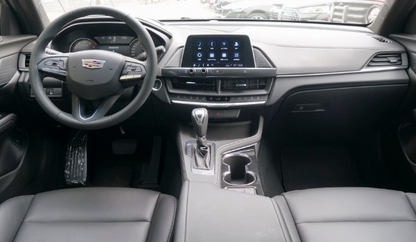 凱迪拉克ct4怎么樣值得買嗎 搭載2.0T發動機(車身長達4.7米)