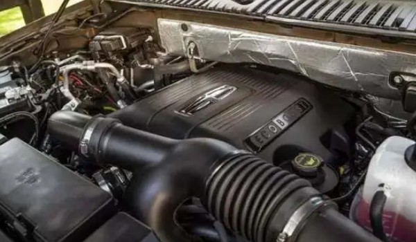 林肯領航員發動機怎么樣 搭載3.5T渦輪增壓發動機(動力很強)