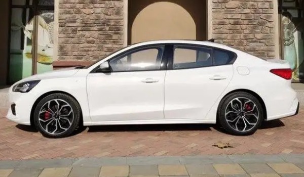 福特福克斯2022款報價及圖片 2022款福克斯售價11萬元(落地13萬)