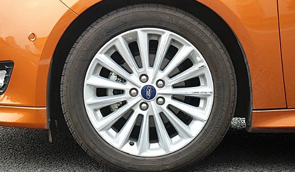 福特福克斯輪胎型號規(guī)格 輪胎型號235/40 r18(固特異輪胎)