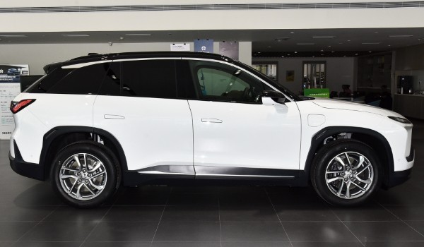 蔚來哪個顏色檔次高 同溫層藍配色檔次高(配色經典)