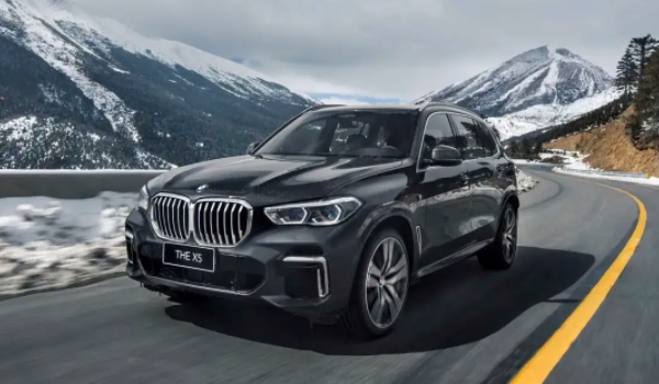 寶馬x5多少錢2022款落地價(jià) 寶馬x5入門版起步60.50萬(落地價(jià)格67.62萬元)