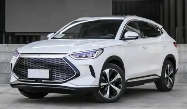 比亞迪宋油電混合2022款suv怎么樣 車身長達4.6米(采用1.5L發動機)