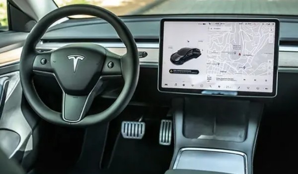 特斯拉model 3續(xù)航多少 續(xù)航最遠(yuǎn)可達(dá)675km(兩臺永磁同步電機(jī))