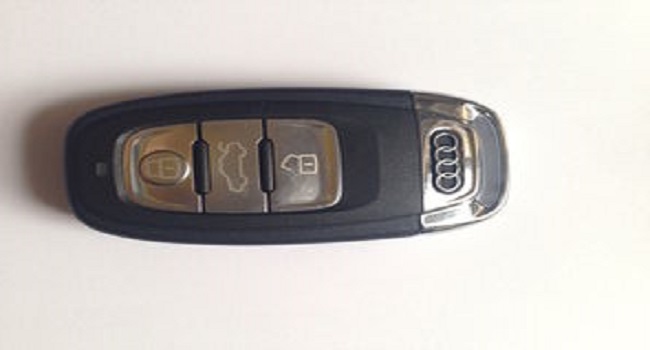 奧迪a6鑰匙換電池圖解,自己更換電池易如反掌