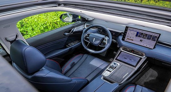 純電動suv續航1000公里推薦,魏牌拿鐵DHT-PHEV不僅充電快續航也更長