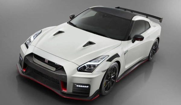 gtr是什么車 日產高性能跑車(搭載3.8T V6發動機)