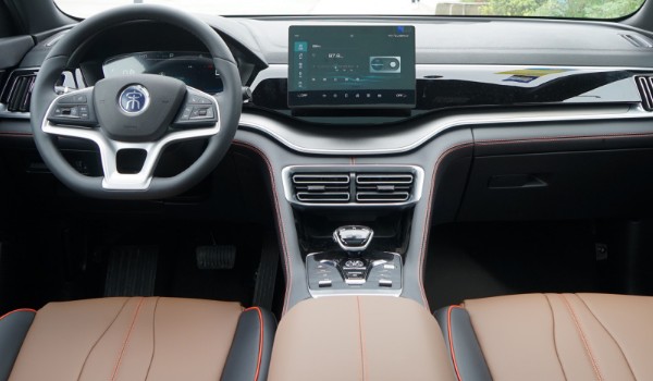 比亞迪宋plus怎么樣值得買嗎 搭載1.5T發(fā)動(dòng)機(jī)(車身長(zhǎng)達(dá)4.7米)