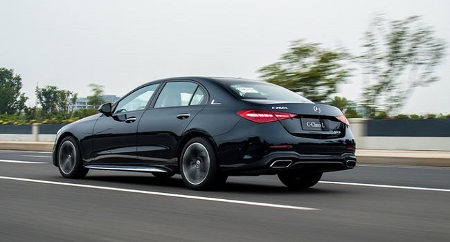 奔馳c260l皓夜運動版落地價是39.63萬元,多種顏色任你選