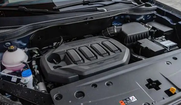 福特領?？诒趺礃?車身長達4.6米(搭載1.5T發動機)