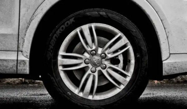 奧迪q3輪胎型號規格 輪胎型號235/50 r19(固特異輪胎)