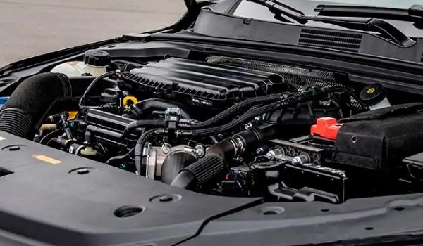 東風風神奕炫MAX配置 車身長達4.8米(搭載1.5T發動機)