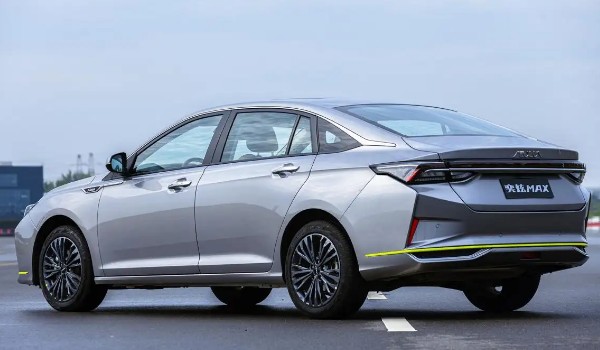 風神奕炫max是什么發動機 采用1.5T發動機(輸出馬力可達163匹)