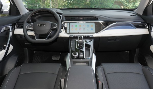 吉利博越x優缺點口碑怎么樣 動力性能充沛(搭載1.8T發動機)