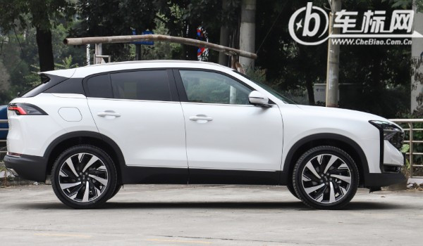 觀致7價格和配置參數 觀致7售價10萬一輛(采用1.6T和1.8T發動機)