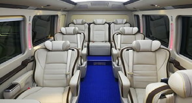 豐田考斯特10座商務車價格,需求不同價格也不同可量身定制