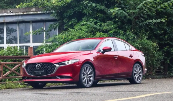 二手昂克賽拉哪一年好 年限越近使用效果越好(二手車保值率62.81%)