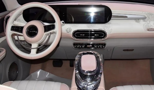 女士新能源小型車推薦 歐拉芭蕾貓售價(jià)19萬(續(xù)航500km)