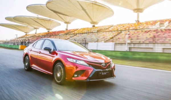 2022凱美瑞降價3萬  2022款全新凱美瑞優(yōu)惠0.9萬（新車僅售18.08萬）