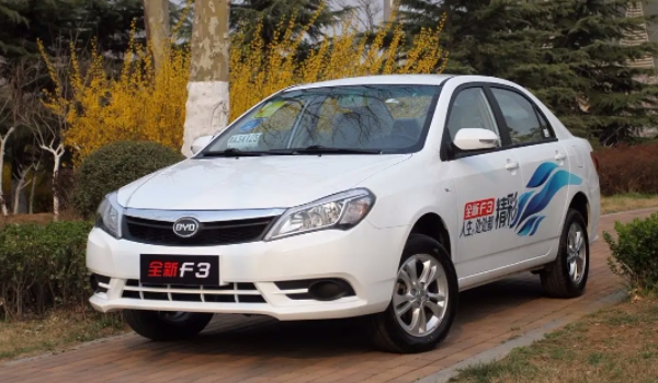 比亞迪f3新車多少錢2022款 目前沒有更新車型（停產2020款售價4.49萬）