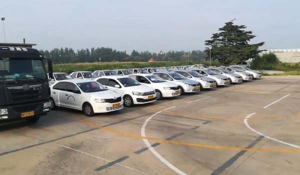 已經(jīng)有c1證了怎么考摩托車 直接到當(dāng)?shù)伛{校報(bào)名考取(二項(xiàng)合一)